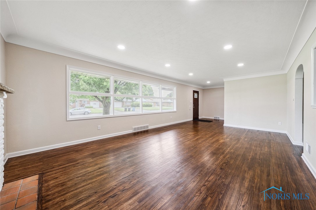 2730 Eastvale Avenue, Oregon, Ohio image 8