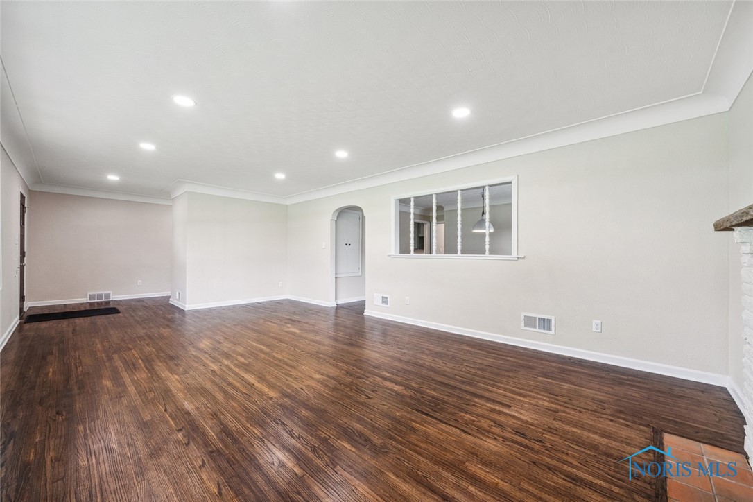 2730 Eastvale Avenue, Oregon, Ohio image 9