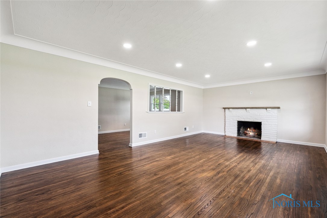 2730 Eastvale Avenue, Oregon, Ohio image 4