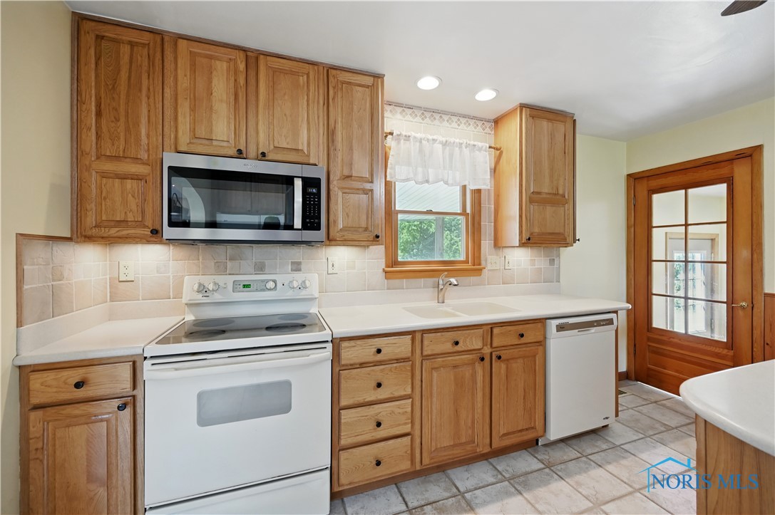 13538 W Velliquette Road, Oak Harbor, Ohio image 12