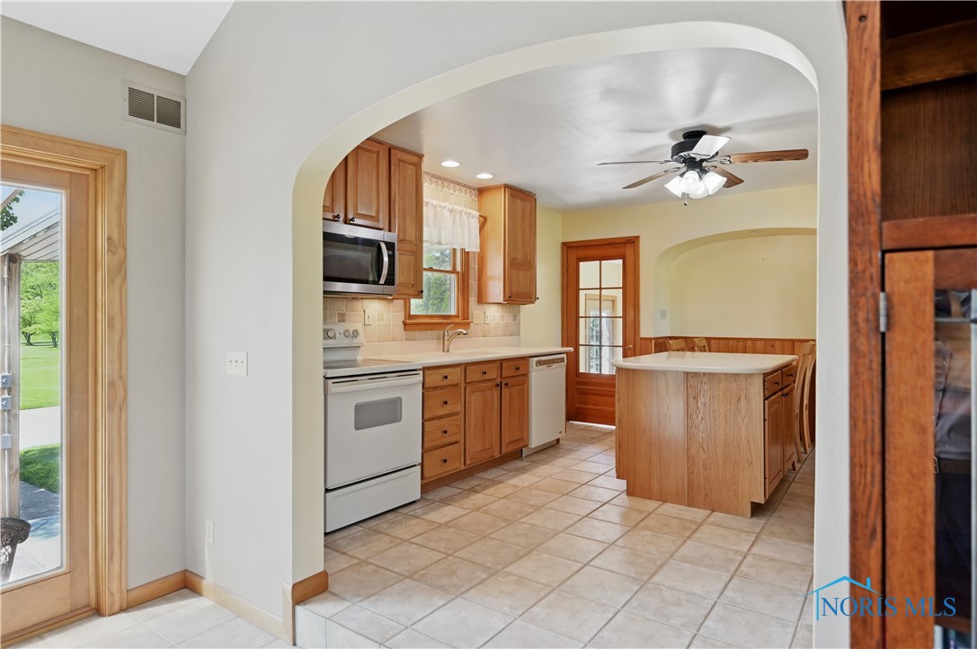 13538 W Velliquette Road, Oak Harbor, Ohio image 8
