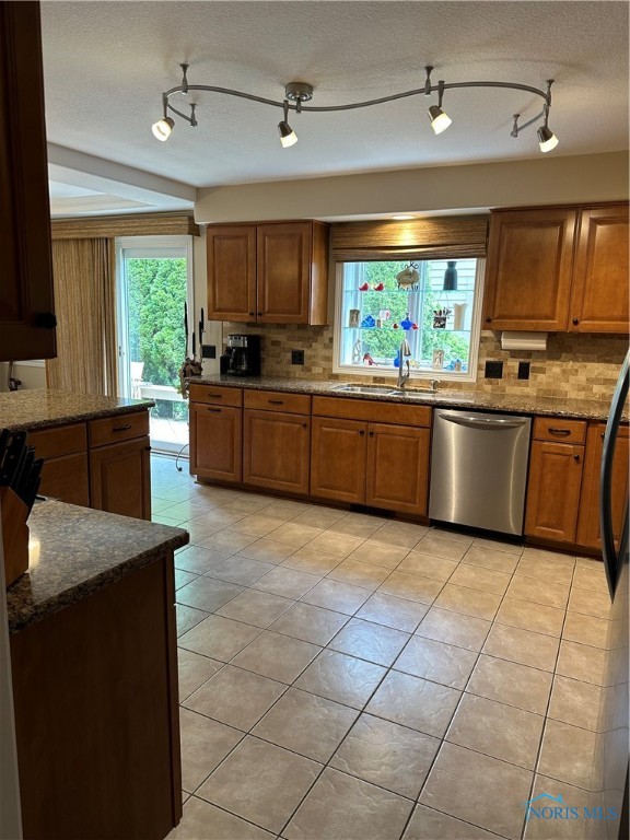 8648 Quail Hollow Court, Holland, Ohio image 11