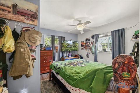 Tiny photo for 5911 Plympton Circle, Oregon, OH 43616 (MLS # 6136452)