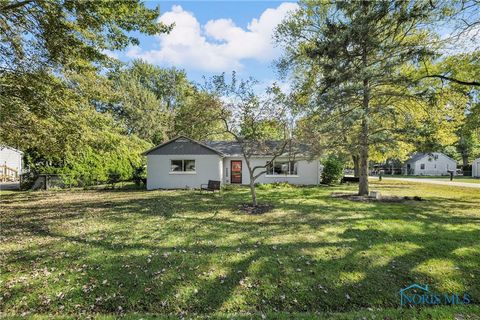 Tiny photo for 5911 Plympton Circle, Oregon, OH 43616 (MLS # 6136452)