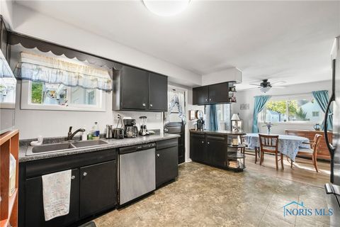 Tiny photo for 5911 Plympton Circle, Oregon, OH 43616 (MLS # 6136452)