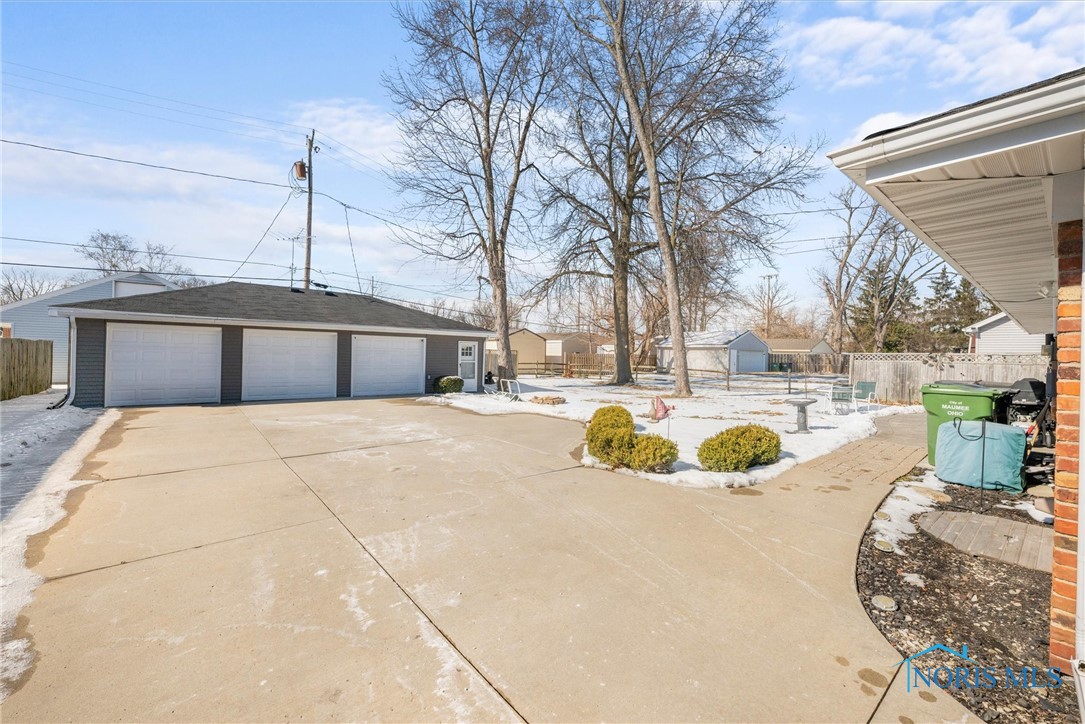 4436 Carl Drive, Maumee, Ohio image 29
