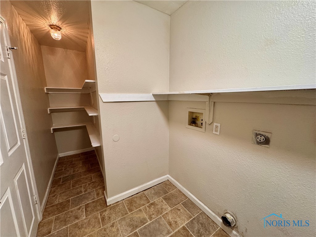 2402 Walnut Street, Toledo, Ohio image 13