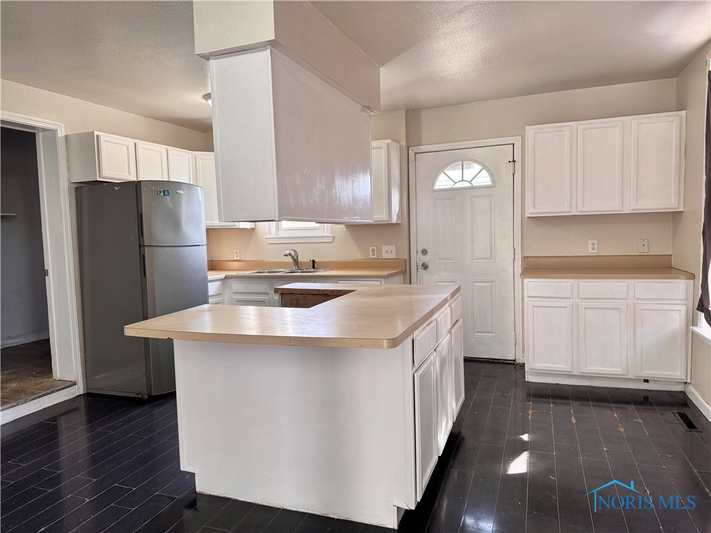 2402 Walnut Street, Toledo, Ohio image 10