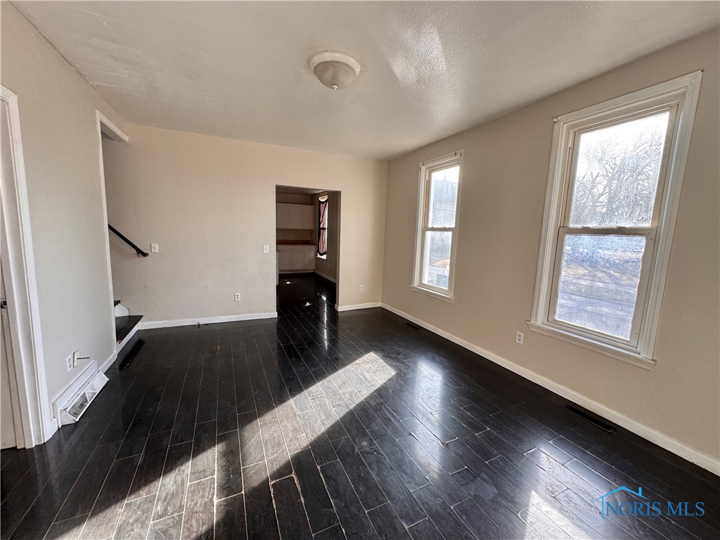 2402 Walnut Street, Toledo, Ohio image 4