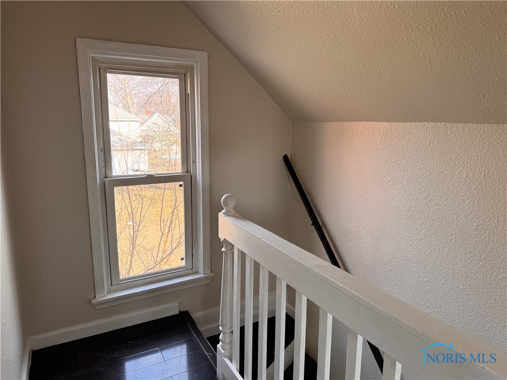 2402 Walnut Street, Toledo, Ohio image 17