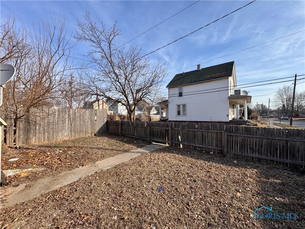 2402 Walnut Street, Toledo, Ohio image 3
