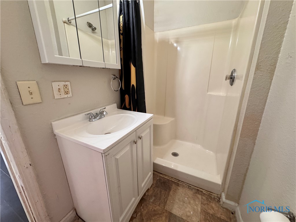 2402 Walnut Street, Toledo, Ohio image 7