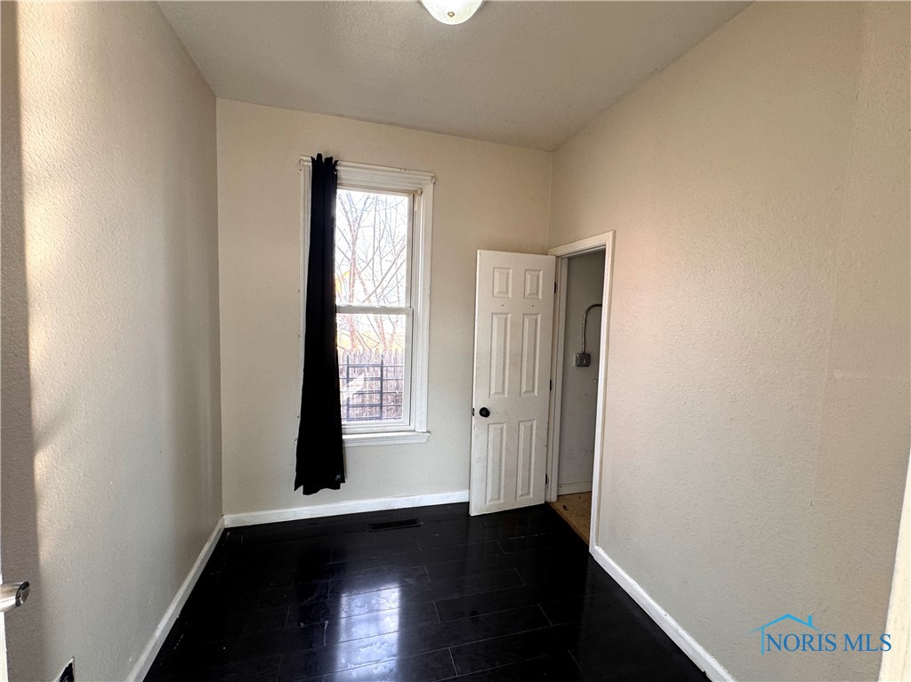 2402 Walnut Street, Toledo, Ohio image 8