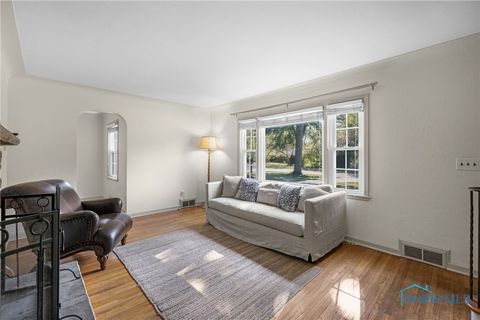 Tiny photo for 521 Loomis Drive, Perrysburg, OH 43551 (MLS # 6136106)