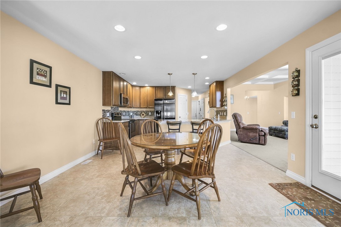 4207 Lake Pine Drive, Maumee, Ohio image 12