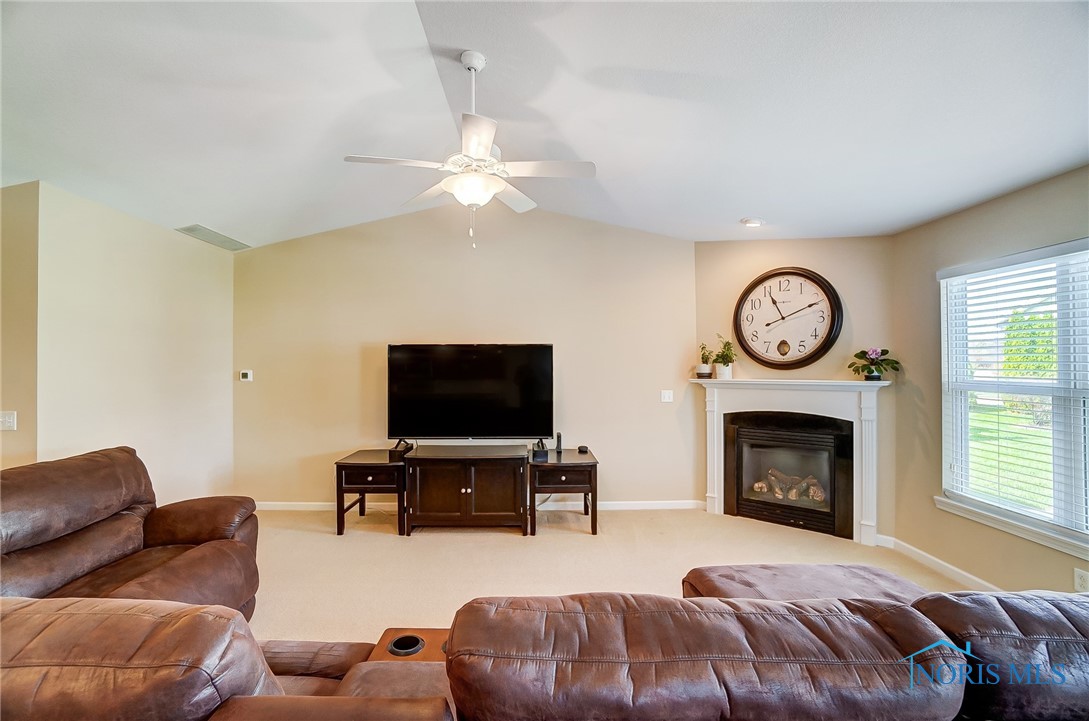 8971 N Park Lake Circle, Sylvania, Ohio image 8