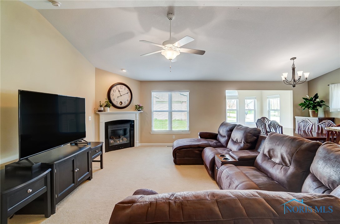 8971 N Park Lake Circle, Sylvania, Ohio image 7