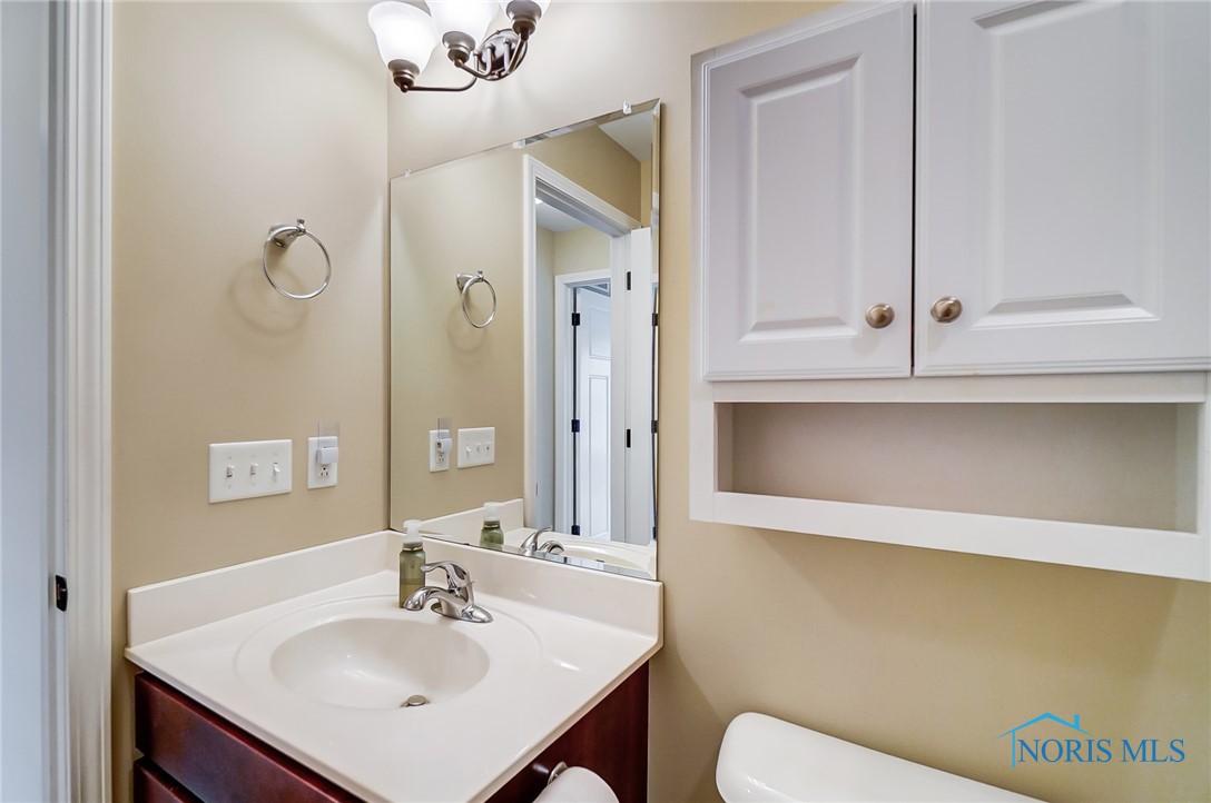 8971 N Park Lake Circle, Sylvania, Ohio image 38