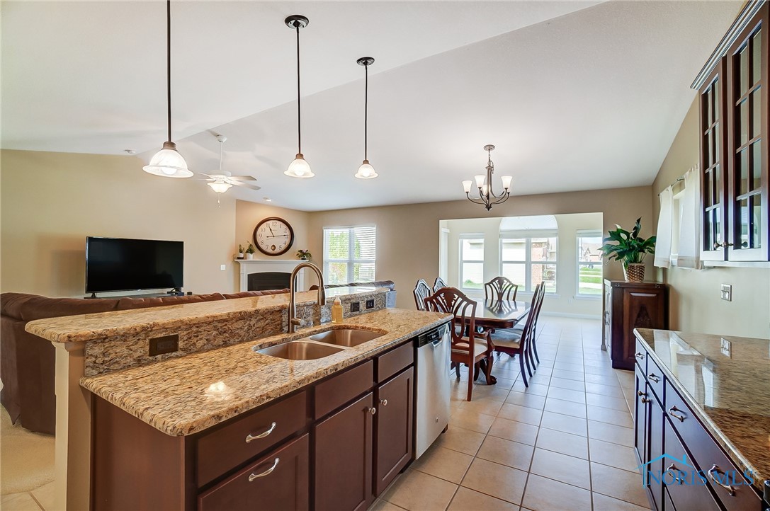 8971 N Park Lake Circle, Sylvania, Ohio image 15