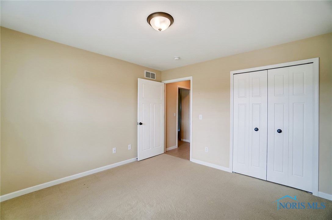 8971 N Park Lake Circle, Sylvania, Ohio image 35
