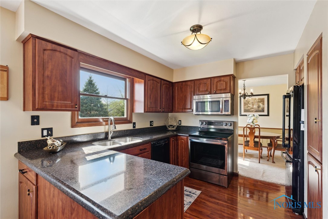 5910 Therfield Drive, Sylvania, Ohio image 15