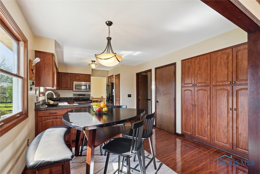 5910 Therfield Drive, Sylvania, Ohio image 17