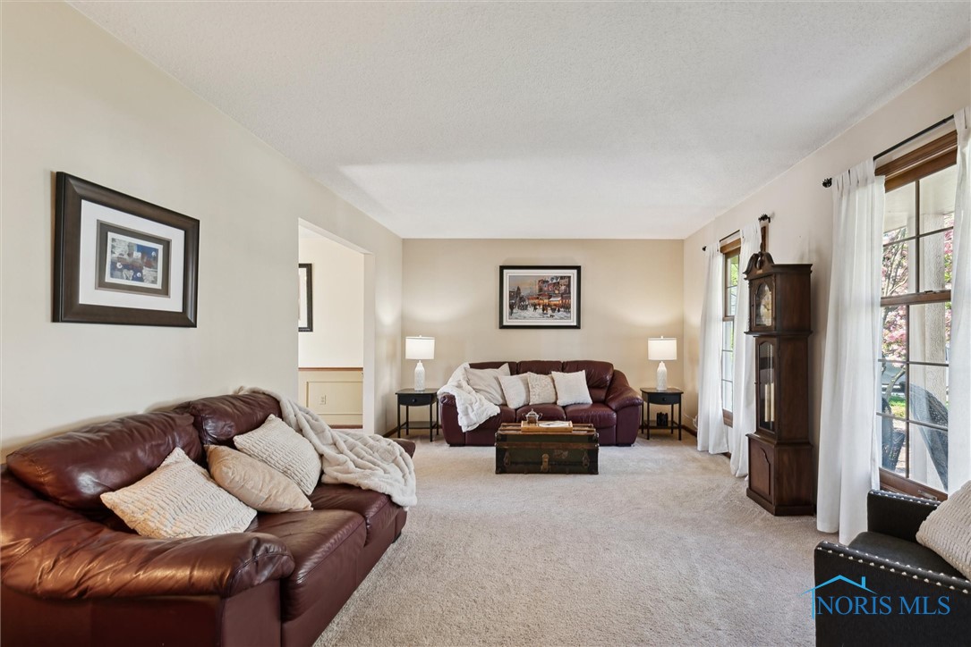 5910 Therfield Drive, Sylvania, Ohio image 6