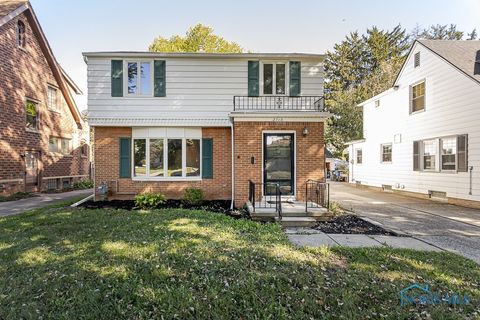 Photo of 2716 Powhattan Parkway, Toledo, OH 43606 (MLS # 6135908)