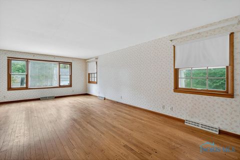 Tiny photo for 2408 Lambert Drive, Toledo, OH 43613 (MLS # 6137008)