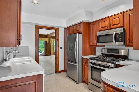 Tiny photo for 2408 Lambert Drive, Toledo, OH 43613 (MLS # 6137008)