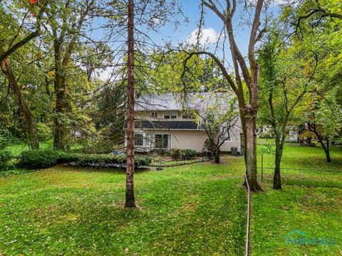 Tiny photo for 2408 Lambert Drive, Toledo, OH 43613 (MLS # 6137008)