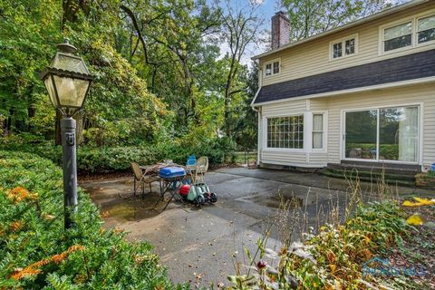 Tiny photo for 2408 Lambert Drive, Toledo, OH 43613 (MLS # 6137008)