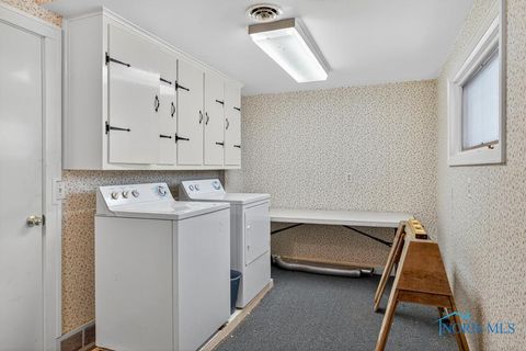 Tiny photo for 2408 Lambert Drive, Toledo, OH 43613 (MLS # 6137008)