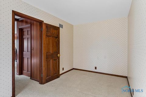 Tiny photo for 2408 Lambert Drive, Toledo, OH 43613 (MLS # 6137008)