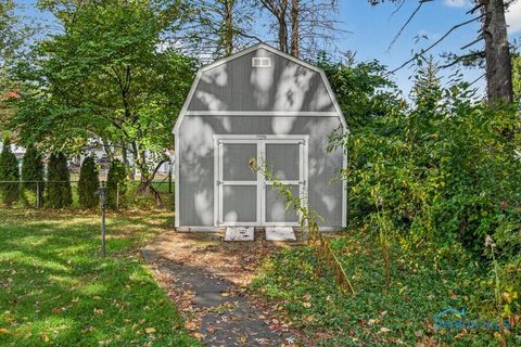 Tiny photo for 2408 Lambert Drive, Toledo, OH 43613 (MLS # 6137008)
