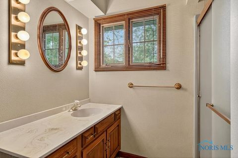 Tiny photo for 2408 Lambert Drive, Toledo, OH 43613 (MLS # 6137008)