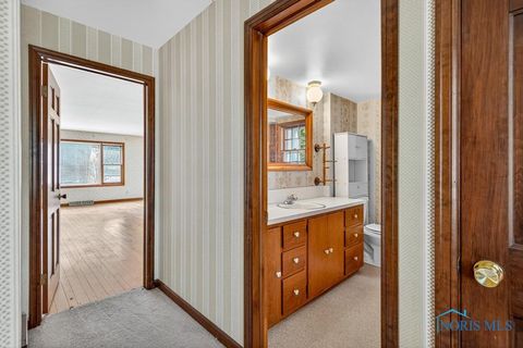 Tiny photo for 2408 Lambert Drive, Toledo, OH 43613 (MLS # 6137008)