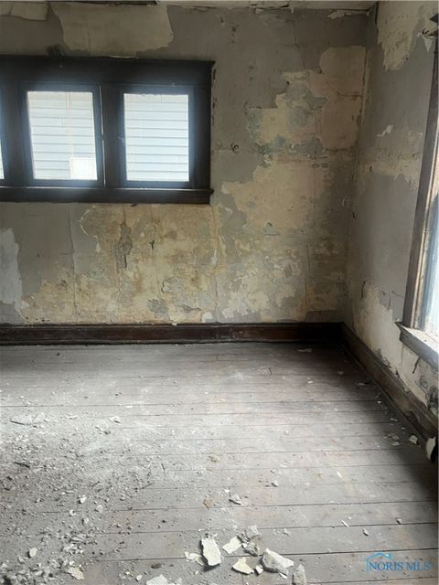 Tiny photo for 644 Nicholas Street, Toledo, OH 43609 (MLS # 6136435)