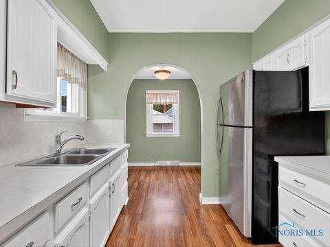 Tiny photo for 2733 130th Street, Toledo, OH 43611 (MLS # 6136679)