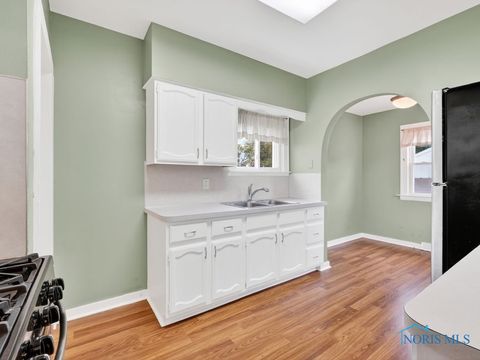 Tiny photo for 2733 130th Street, Toledo, OH 43611 (MLS # 6136679)