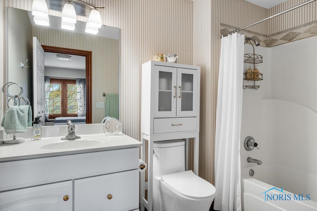 7048 Deer Hollow Lane, Maumee, Ohio image 36