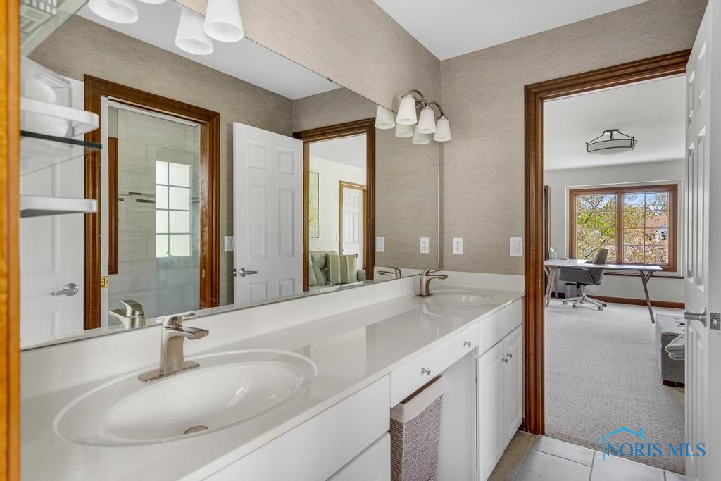 7048 Deer Hollow Lane, Maumee, Ohio image 32