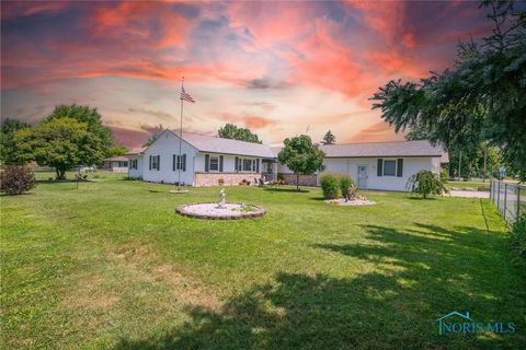 Homes For Sale - 5671 W Harbor Road<br/> Ottawa County, Port Clinton, OH 43452