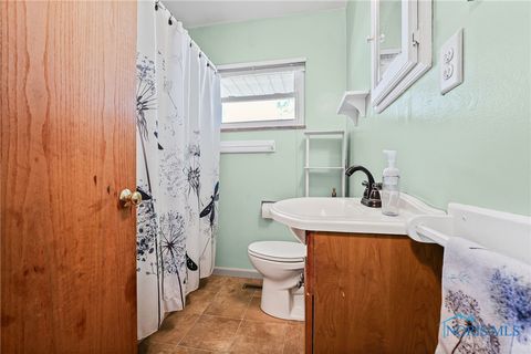 Tiny photo for 131 Rutherford Avenue, Findlay, OH 45840 (MLS # 6136802)