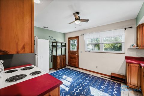 Tiny photo for 131 Rutherford Avenue, Findlay, OH 45840 (MLS # 6136802)