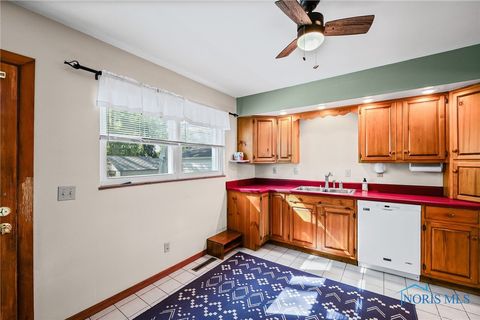Tiny photo for 131 Rutherford Avenue, Findlay, OH 45840 (MLS # 6136802)