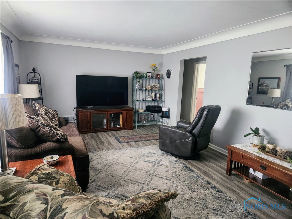 1668 Dier Road, Curtice, Ohio image 4