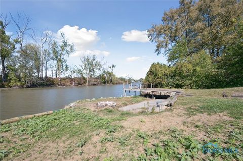 Tiny photo for 2350 Ottawa River Road, Toledo, OH 43611 (MLS # 6136104)
