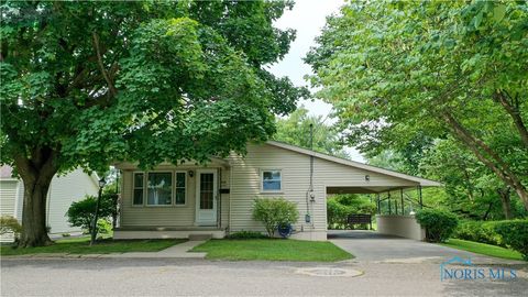 Photo of 734 E Front Street, Defiance, OH 43512 (MLS # 6136107)