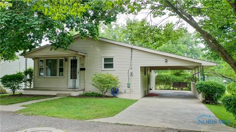 Tiny photo for 734 E Front Street, Defiance, OH 43512 (MLS # 6136107)